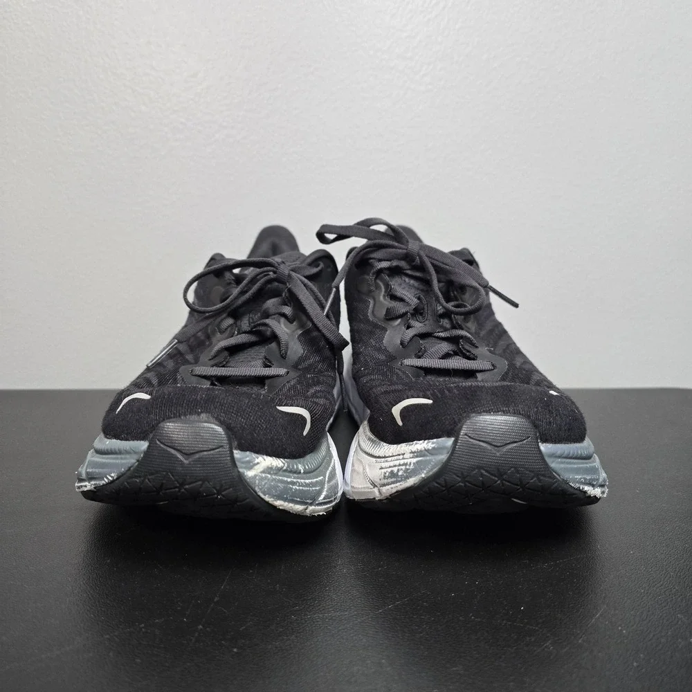 Hoka Shoes Womens Size 10.5B Black White Arahi 6 Performance Running Sneakers
